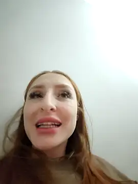 Bennuluspeach  online show from 04.19.26