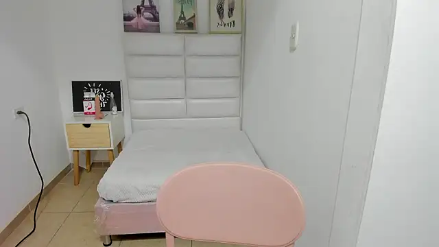 amyalvarez online show from 02.15.26