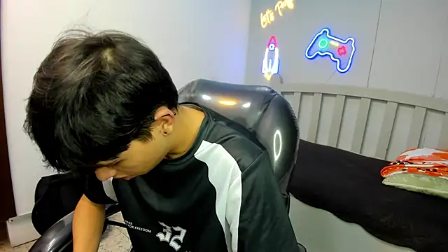 StiwenTwink online show from 12.03.25