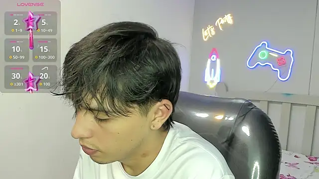 StiwenTwink online show from 01.05.26