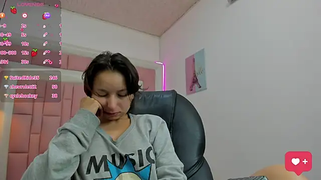 Klaret Toy online show from 11.07.25