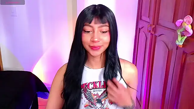 Snapshot of emma_web_ chatting on 10.03.25 emma web online show from 10.03.25