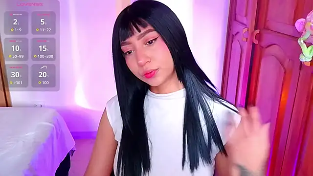 Snapshot of emma_web_ chatting on 10.07.25 emma web online show from 10.07.25