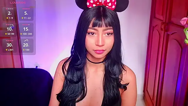 Snapshot of emma_web_ chatting on 10.20.25 emma web online show from 10.20.25