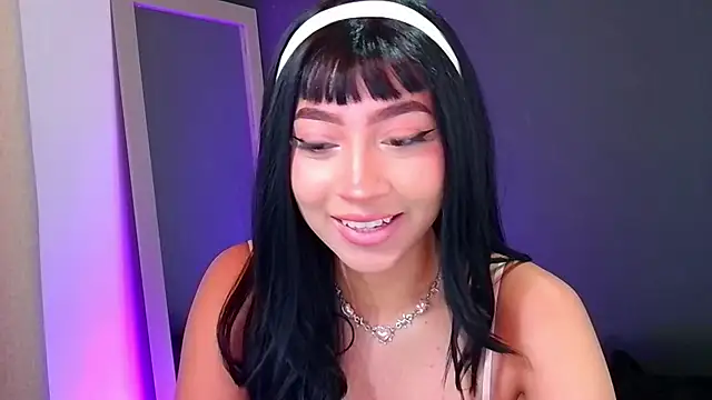 Snapshot of emma_web_ chatting on 12.17.25 emma web online show from 12.17.25