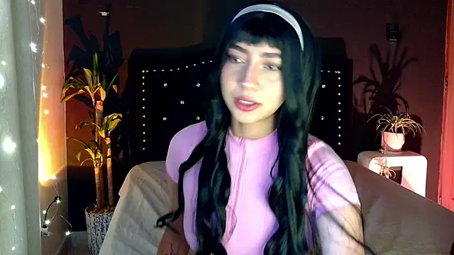 emma web  online show from 04.17.26