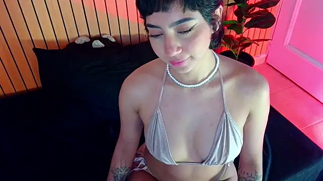 emma web  online show from 07.28.26