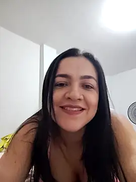 Snapshot of LindaSalo33 chatting on 10.23.25 LindaSalo33 online show from 10.23.25