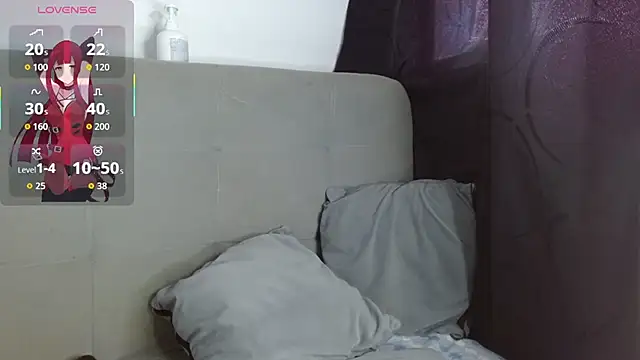 Snapshot of JuliethaFox chatting on 06.19.26 JuliethaFox online show from 06.19.26