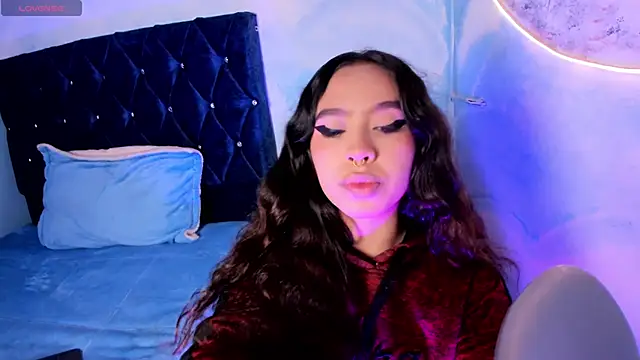 Snapshot of laylaa_fox chatting on 10.14.25 laylaa fox online show from 10.14.25
