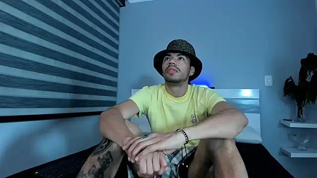 Snapshot of ZaynShadow chatting on 10.20.25 ZaynShadow online show from 10.20.25