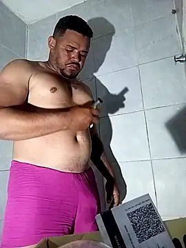 Snapshot of NatanSouza03 chatting on 10.10.25 NatanSouza03 online show from 10.10.25