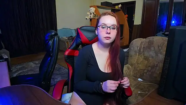 JustFoxyee online show from 12.03.25