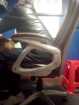 Curious9884 online show from 11.12.25