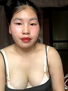 Snapshot of Stella-cute chatting on 10.17.25 Stella-cute online show from 10.17.25