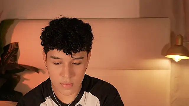 Snapshot of kai_zareck chatting on 05.16.26 kai zareck online show from 05.16.26