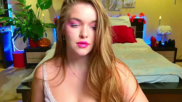 EmilyWhispers online show from 10.03.25