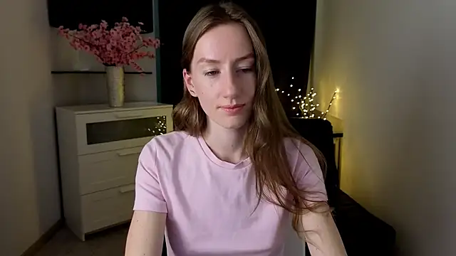 Snapshot of GoldenRose_ chatting on 02.25.26 GoldenRose online show from 02.25.26