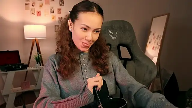 branchwithflowerss online show from 11.24.25