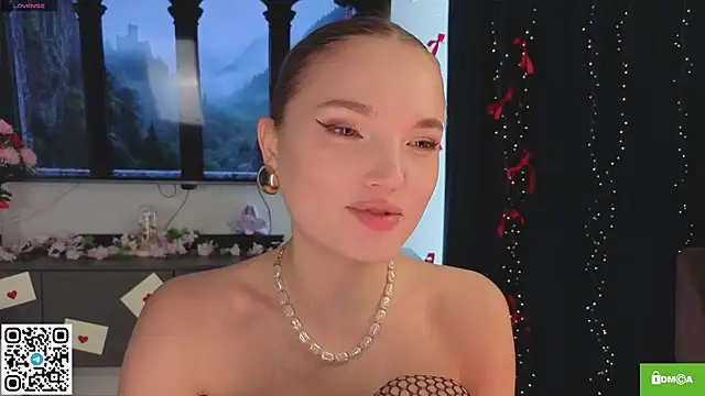 JulieLupo online show from 03.11.26