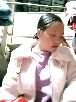 Minkine022 online show from 11.19.25