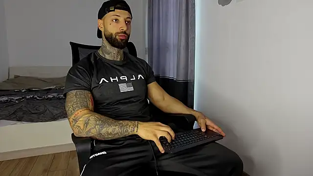 MasculineGuy99 online show from 11.06.25