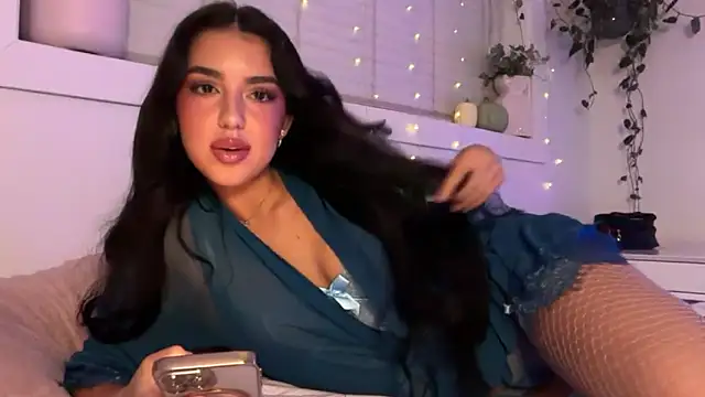 Snapshot of ariajacksonx chatting on 10.27.25 ariajacksonx online show from 10.27.25