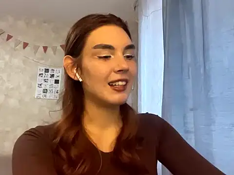 Snapshot of TeresitaLish chatting on 10.15.25 TeresitaLish online show from 10.15.25