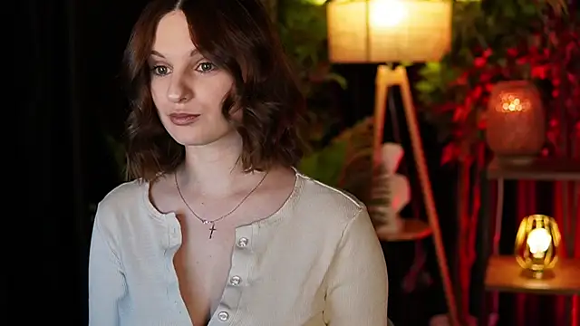 xoxo molly online show from 10.03.25