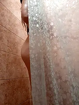 AlannadeLuna online show from 12.16.25