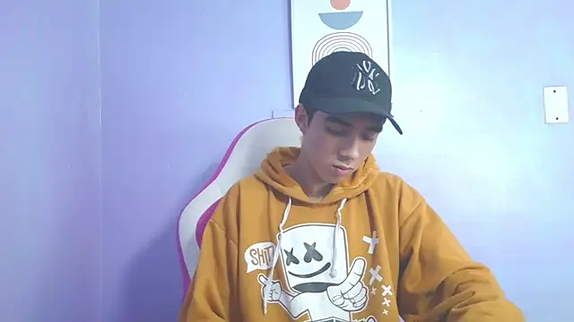 Hottie Guy online show from 11.11.25