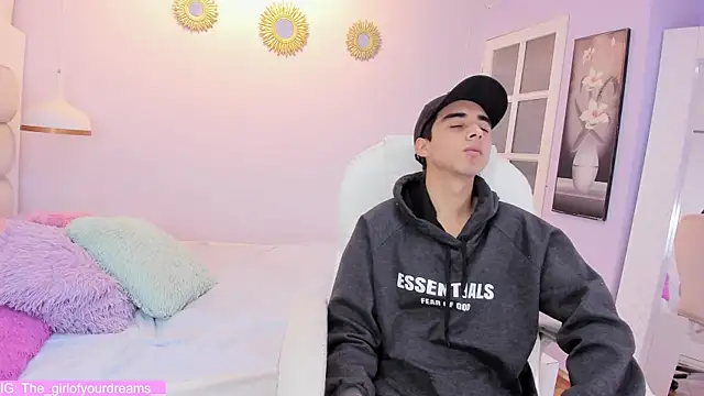 Hottie Guy online show from 11.20.25