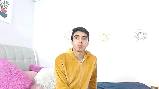 Hottie Guy online show from 12.02.25