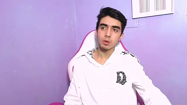 Hottie Guy online show from 12.03.25