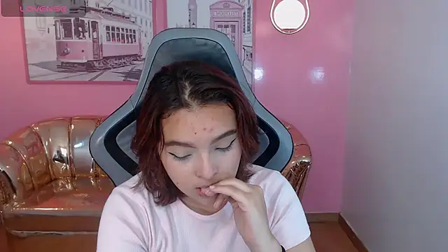 mia foster t online show from 12.19.25