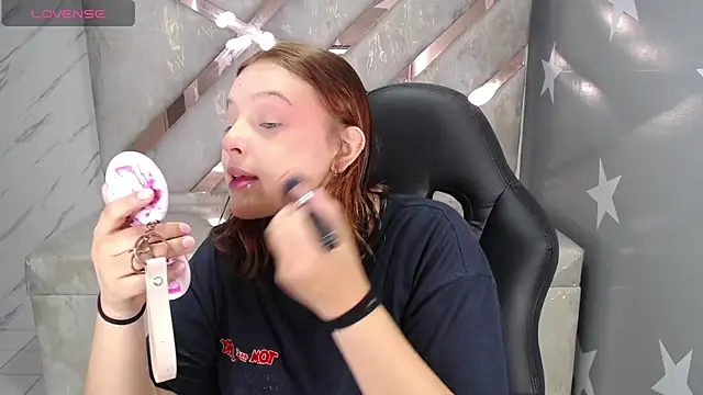 mia foster t online show from 04.18.26