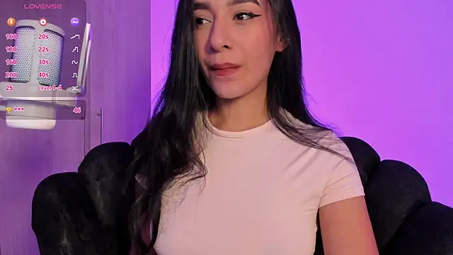 Snapshot of anne_leee chatting on 05.17.26 anne leee online show from 05.17.26