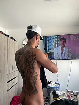 Snapshot of _Duriel chatting on 02.24.26 Duriel online show from 02.24.26