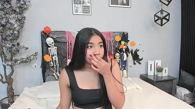 Nahomycarterr online show from 11.02.25