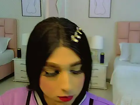 Snapshot of Luna_LaFontaine chatting on 10.06.25 Luna LaFontaine online show from 10.06.25