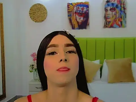 Snapshot of Luna_LaFontaine chatting on 10.11.25 Luna LaFontaine online show from 10.11.25