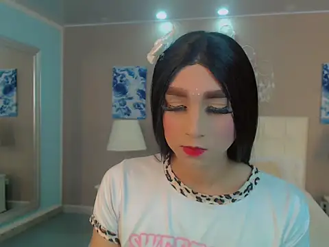 Snapshot of Luna_LaFontaine chatting on 10.22.25 Luna LaFontaine online show from 10.22.25