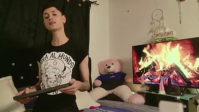 Tyler cat online show from 10.04.25