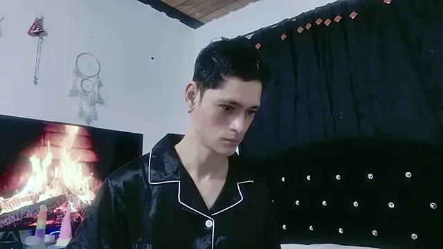 Tyler cat online show from 10.15.25