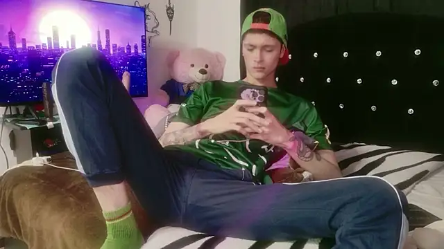 Tyler cat online show from 11.30.25