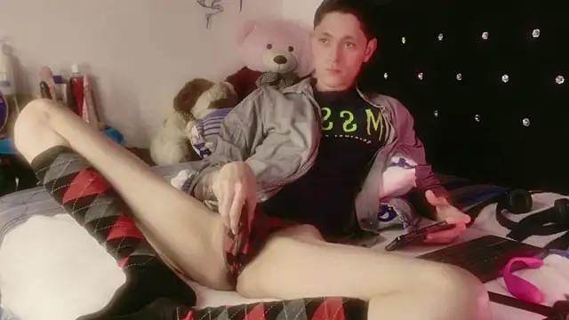 Tyler cat online show from 04.14.26