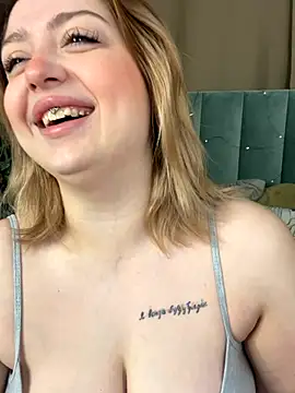 KellyMoors online show from 10.18.25