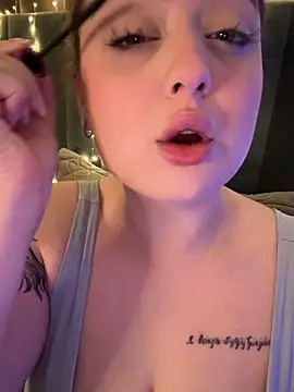 KellyMoors online show from 02.10.26