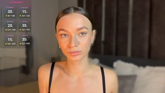 EvaToniz online show from 12.15.25