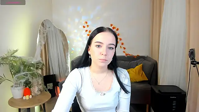 Avelyne  online show from 10.23.25